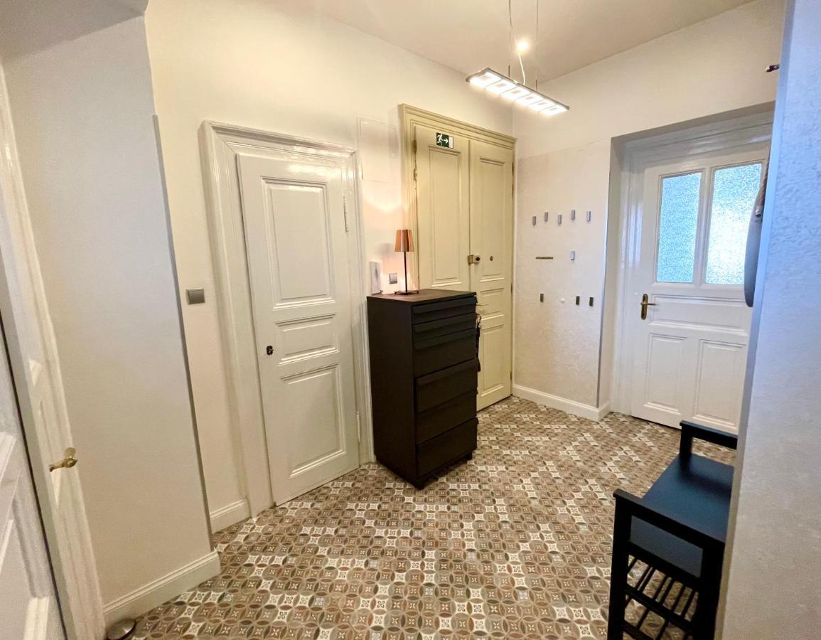 Outstanding In Center Apartament